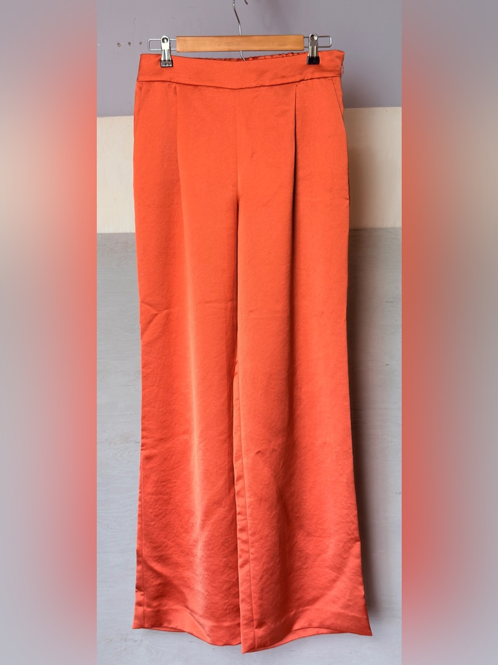 Express orange wide-leg trousers NWT Women’s size 6L | g